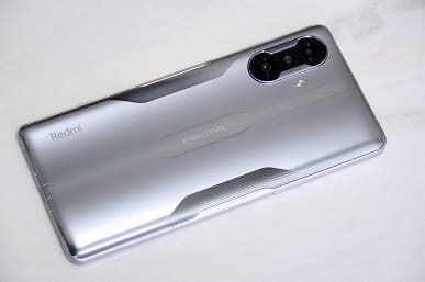 Самый дешёвый игровой смартфон впервые показали вживую. Опубликованы фотографии Redmi K40 Game Enhanced Edition