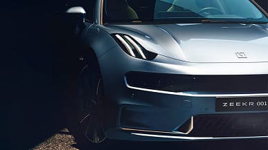 Представлен электромобиль Geely Zeekr 001 с запасом хода 700 км и разгоном до «сотни» быстрее 4 с