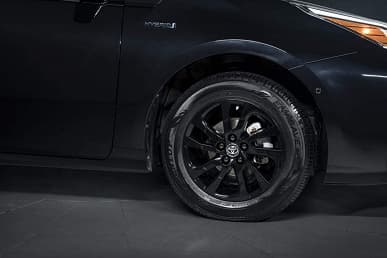 Представлен гибрид Toyota Prius Nightshade Edition