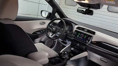 Один из самых популярных электромобилей в мире Nissan Leaf начали официально продавать на рынке Украины