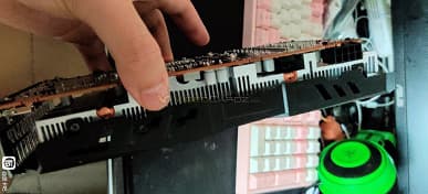 Radeon RX 6600 XT показали на живых фото. В тесте она выступила на одном уровне с GeForce RTX 3070 Ti