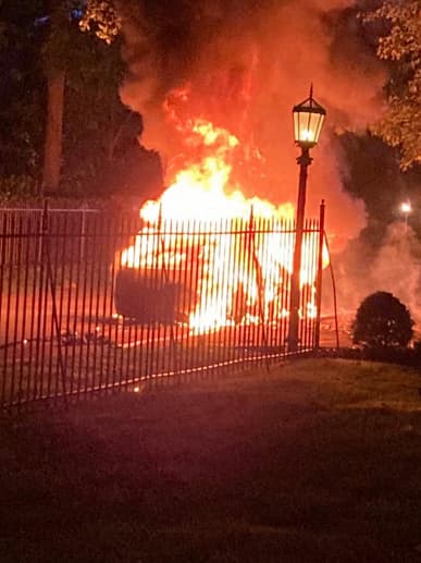 Одна Tesla Model S Plaid уже сгорела, причём при странных обстоятельствах