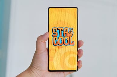 Новенький Xiaomi Mi Mix 4 показали со всех сторон, уделив особое внимание подэкранной камере