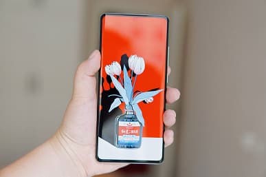 Новенький Xiaomi Mi Mix 4 показали со всех сторон, уделив особое внимание подэкранной камере