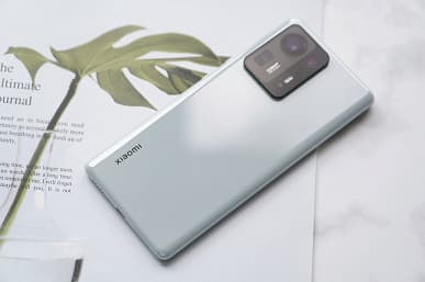 Новенький Xiaomi Mi Mix 4 показали со всех сторон, уделив особое внимание подэкранной камере