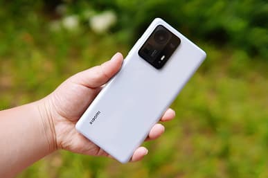 Новенький Xiaomi Mi Mix 4 показали со всех сторон, уделив особое внимание подэкранной камере