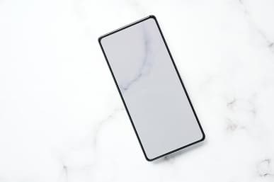 Новенький Xiaomi Mi Mix 4 показали со всех сторон, уделив особое внимание подэкранной камере