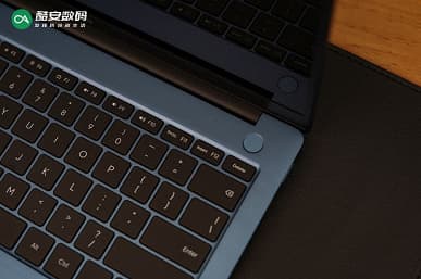 Так выглядит убийца RedmiBook 14. Realme Book c 14-дюймовым экраном разрешением 2К позирует на живых фото