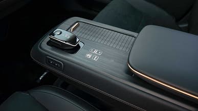 Запас хода более 500 км и, впервые, удобное сенсорное управлением климат-контролем. Подробности об электромобиле Nissan Ariya