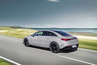 Так выглядит электрический Mercedes-Benz Е-Класс. Daimler представила Mercedes-Benz EQE с запасом хода 660 км и электродвигателем мощностью 288 л.с.