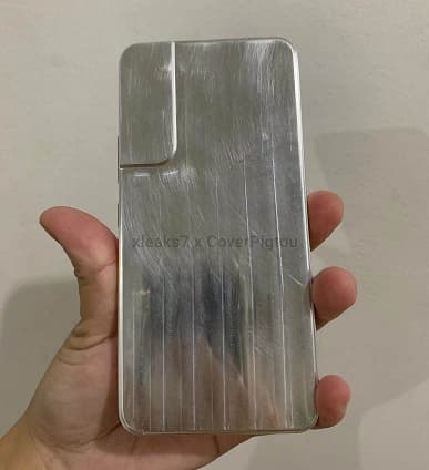 Так будет выглядеть один из самых мощных и компактных Android-флагманов. Образец Samsung Galaxy S22 показали в натуральную величину