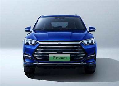 Расход топлива 4,4 л на 100 км и пробег 1090 км на одном баке. В Китае стартуют продажи современного гибридного кроссовера BYD Song Pro DM-i за 23 500 долларов