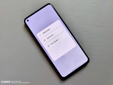Первый смартфон с Android 12 показали на живых фото: Realme GT Neo с оболочкой Realme UI 3.0 