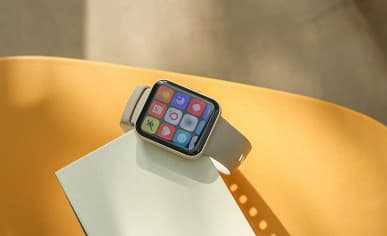 Магнитная зарядка, 117 режимов тренировок, GPS, NFC и 12 дней автономности за всего лишь 55 долларов. Умные часы Redmi Watch 2 позируют на живых фото сразу после анонса