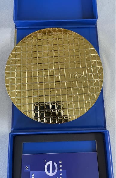 Флагманский Core i9-12900K уже продают в Германии. Он не только быстрее Ryzen 9 5950X, но еще и на 200 долларов дешевле