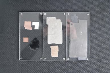 Redmi снова удивила журналистов: в приглашении на презентацию Redmi K50 находится модель гоночного болида «Формулы-1»