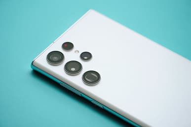 Живые фото Samsung Galaxy S22 Ultra и сравнение камеры с Galaxy S21 Ultra