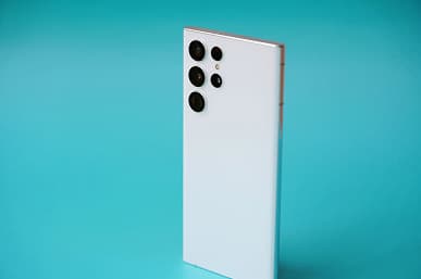 Живые фото Samsung Galaxy S22 Ultra и сравнение камеры с Galaxy S21 Ultra