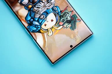 Живые фото Samsung Galaxy S22 Ultra и сравнение камеры с Galaxy S21 Ultra