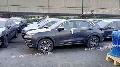 Аналог Chery Tiggo 7 Pro приехал в России: крупную партию Exeed LX засняли в порту Владивостока
