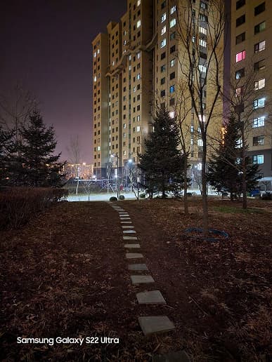 «Разрыв между S22 Ultra и топовыми смартфонами так велик». Инсайдер сравнил камеру Galaxy S22 Ultra и Vivo X90 Pro+