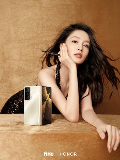 Новый флагман Honor впервые показали вживую. Официальные фотографии Honor Magic Vs