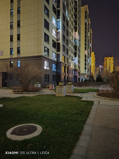 «По ночной съемке S22 Ultra худший флагман». Инсайдер сравнил фото Vivo X90 Pro+, Xiaomi 12S Ultra, Galaxy S22 Ultra, iPhone 14 Pro