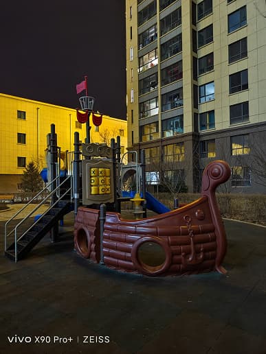 «По ночной съемке S22 Ultra худший флагман». Инсайдер сравнил фото Vivo X90 Pro+, Xiaomi 12S Ultra, Galaxy S22 Ultra, iPhone 14 Pro