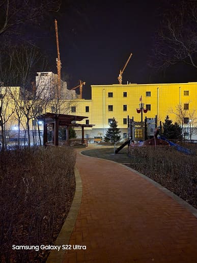 «По ночной съемке S22 Ultra худший флагман». Инсайдер сравнил фото Vivo X90 Pro+, Xiaomi 12S Ultra, Galaxy S22 Ultra, iPhone 14 Pro