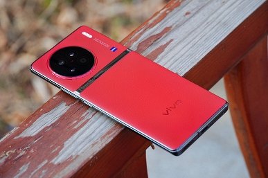 Snapdragon 8 Gen 2, топовая камера Zeiss, 100-кратный зум, IP68. Топовые камерофоны Vivo X90 Pro+ и Vivo X90 показали вживую сразу после анонса