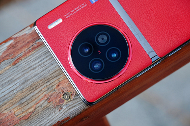 Snapdragon 8 Gen 2, топовая камера Zeiss, 100-кратный зум, IP68. Топовые камерофоны Vivo X90 Pro+ и Vivo X90 показали вживую сразу после анонса