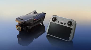 20 Мп, запись видео 5,1К, 46 минут полета на высоте до 6 км. Представлен дрон Mavic 3 Classic, он оказался почти на 600 дешевле Mavic 3