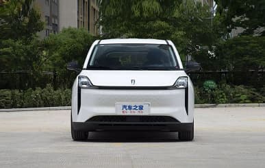 В России начали принимать заказы на электрический минивэн Bestune NAT. Пять мест, одна сдвижная верь и запас хода чуть более 400 км за 2,5 млн рублей