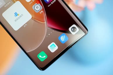 Snapdragon 8 Gen 2, топовая камера Zeiss, 100-кратный зум и IP68. Комплект поставки Vivo X90 Pro+ показали на фото