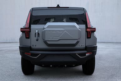 У китайцев появился свой Hummer. Брутальный внедорожник Dongfeng Mengshi 917 мощностью 1000 л.с. показали на фото