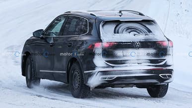 Замаскированный под старый Volkswagen Tiguan нового поколения показали на живых фото