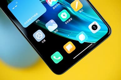 Бюджетный флагман Redmi K60 покзаали вживую сразу после анонса. Фото смартфоны и его комплекта поставки