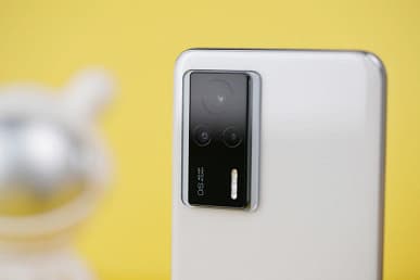 Это Redmi K60E: появились живые фото смартфона и комплекта поставки