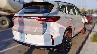 Exeed TXL с новым салоном впервые замечен на тестах