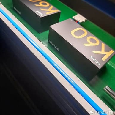 Флагманский Redmi K60 запущен в производство. Коробки с телефоном засняли на заводе