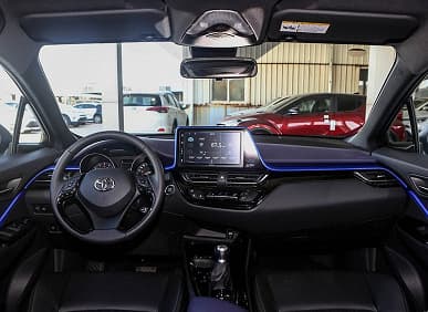 В Россию привезли кроссовер Toyota Izoa (CH-R). Оснащение богатое, но и цена немалая