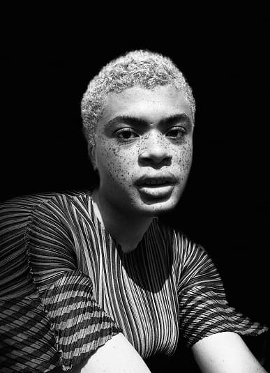 Так снимает новейший iPhone SE за 430 долларов. Примеры фото говорят о том, что Apple выжала максимум из 12 Мп