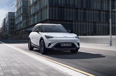 Детище Mercedes-Benz и Geely мощностью 272 л.с. и массой 1,8 т: представлен самый крутой Smart в истории