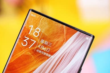 Без рамок и отверстий: живые фото и комплект поставки нового флагмана ZTE Axon 40 Ultra