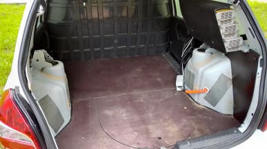 Цена до 2 миллионов рублей и запас хода 150 км на одной зарядке. Живые фото предсерийного электромобиля на базе Lada Granta