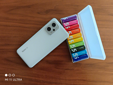 Первые живые фотографии Xiaomi Mi Band 7 и Redmi Note 11T Pro+