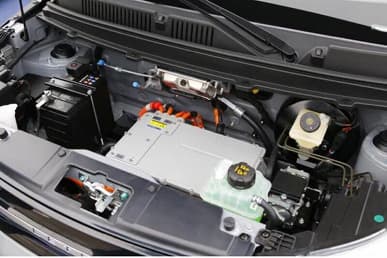 48 л.с., запас хода до 300 км и цена от 5900 долларов. В Китае представлен четырехдверный электромобиль Letin Mengo, рассчитанный на людей с месячным доходом около 150 долларов