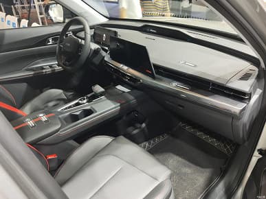 Среднеразмерный молодежный кроссовер с динамичным дизайном, двигателем мощностью 188 л.с. и системой помощи при вождении EaglePilot 7.0 за 15 000 долларов. Представлен Changan Oshan Z6