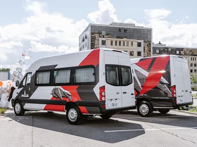 МАЗ представил в России микроавтобусы на замену «ГАЗели». Это китайские JAC Sunray, которые, возможно, будут собирать и в России вместо Ford Transit