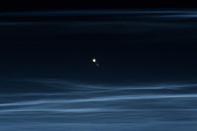 Космонавт Иван Вагнер показал, как выглядят мезосферные облака с борта МКС